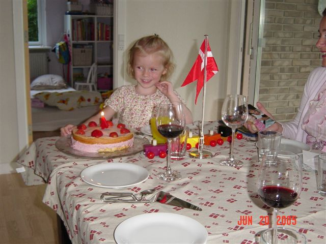 Caroline 4 år 20.6.2005