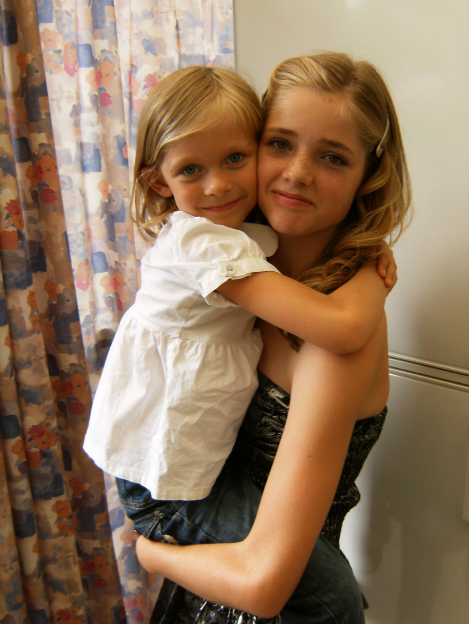 Emilie med Hannah 31.7.2011