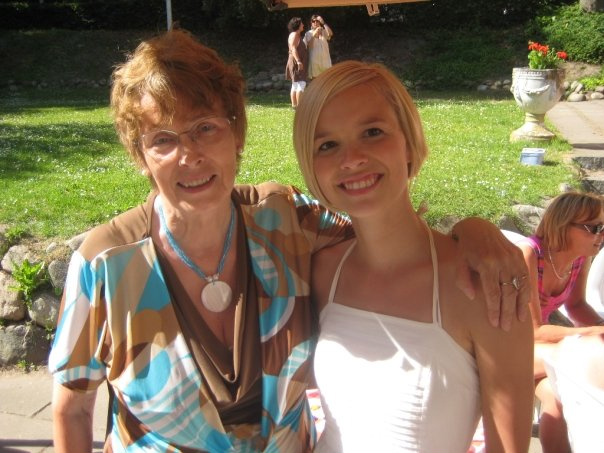 Farmor og Isa juni 2009